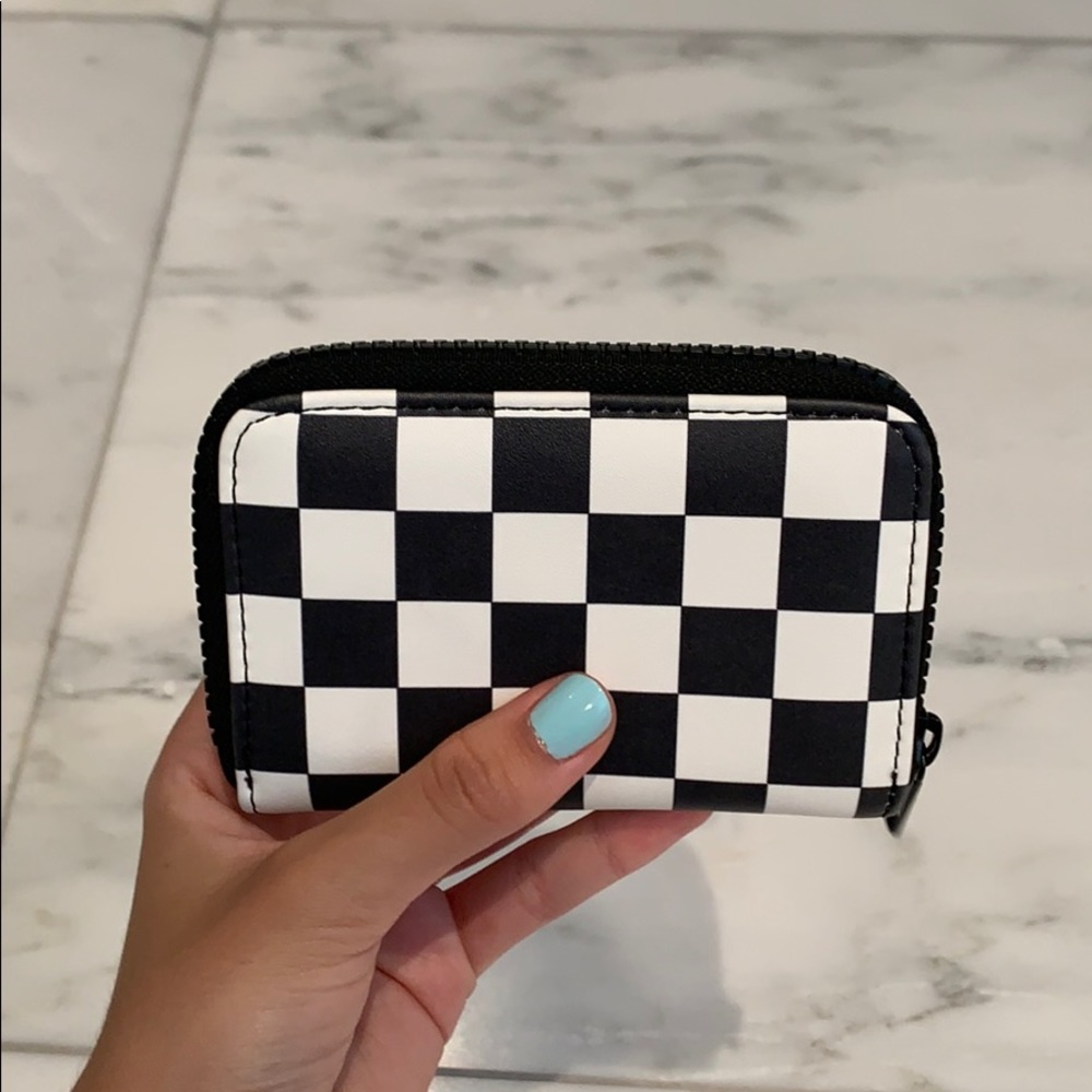 urban outfitters wallet